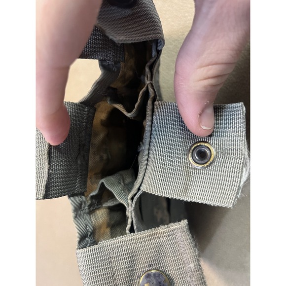 US Military Molle II Triple Mag Pouch, 3 Magazine ACU Digital, 8465-01-525-0598 - Picture 8 of 9